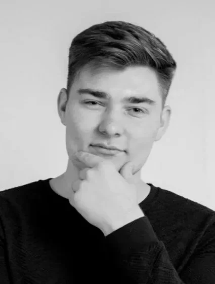 Дмитрий Большаков — основатель EasyKnow